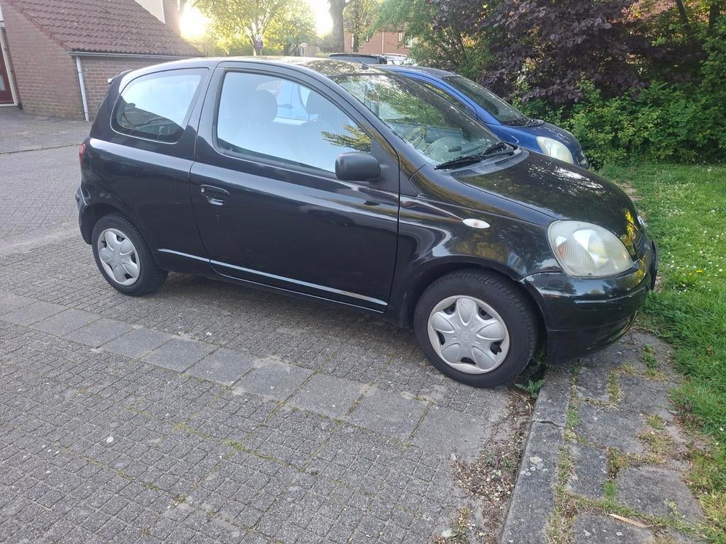 Toyota Yaris 1.0 met nieuwe apk !, Auto's, Toyota, Voorwielaandrijving, 4 cilinders, 400 kg, Handgeschakeld