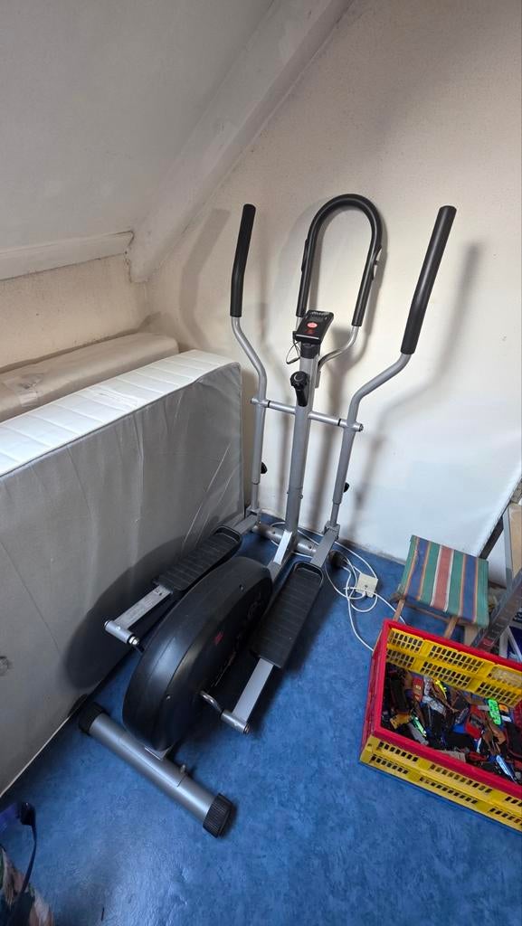 Cross-fit trainer en roeitrainer, Ophalen, Zo goed als nieuw, Crosstrainer