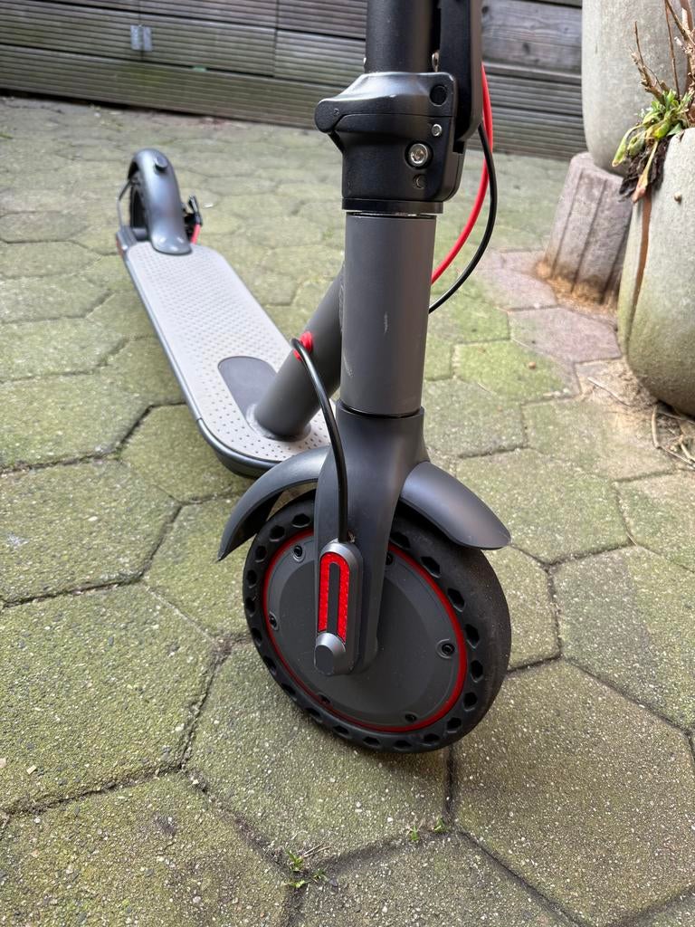 Elektrische step met schijfrem en massieve banden, Fietsen en Brommers, Steps, Ophalen, Gebruikt, Elektrische step (E-scooter)