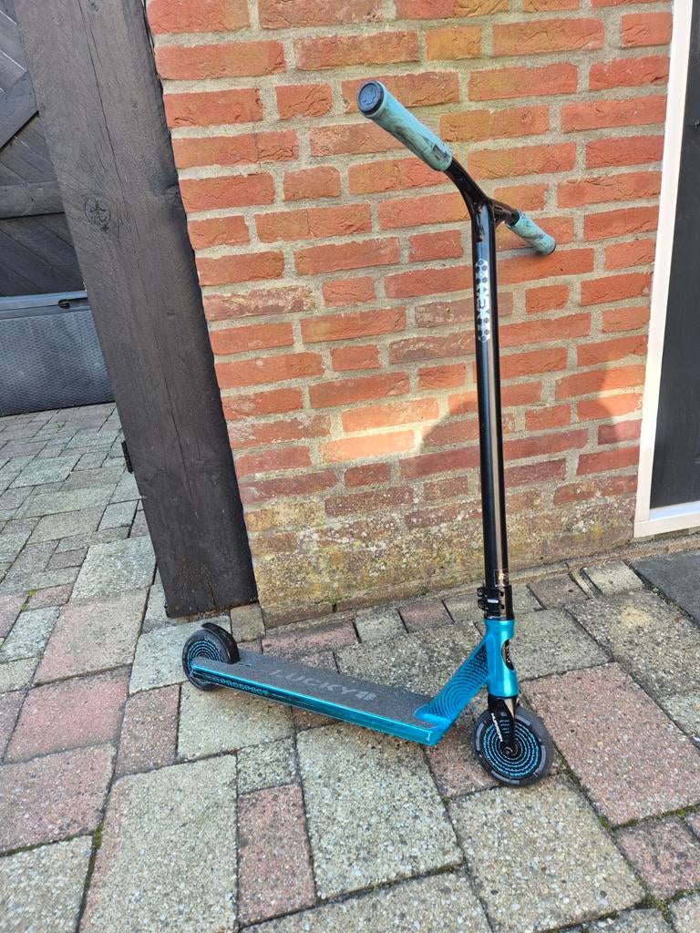Stuntstep Lucky Prospect 2021 Lichtgewicht, Fietsen en Brommers, Steps, Zo goed als nieuw, Overige typen, Ophalen