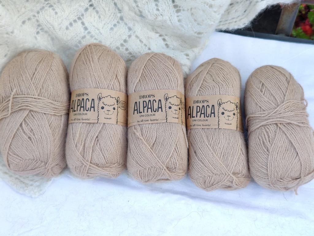 400 gram Drops Alpaca = ruim 1300 meter nld 3, Ophalen of Verzenden, Nieuw, Breien of Haken, Wol of Garen