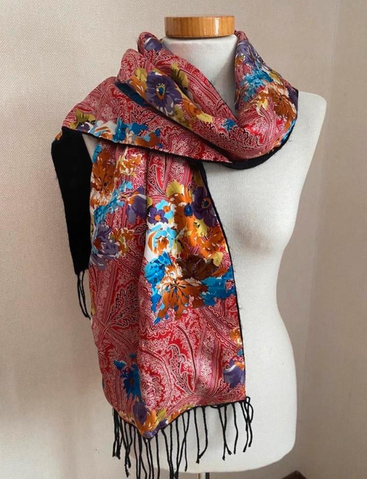 Prachtige vintage sjaal, Kleding | Dames, Mutsen, Sjaals en Handschoenen, Zo goed als nieuw, Sjaal, Ophalen of Verzenden