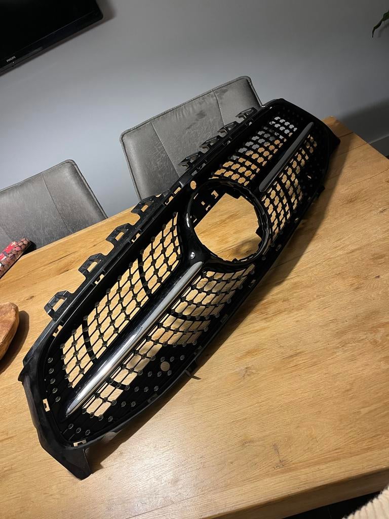 Originele diamond grille Mercedes CLA 2022 - Nieuwstaat, Gebruikt, Voor, Mercedes-Benz, Ophalen of Verzenden