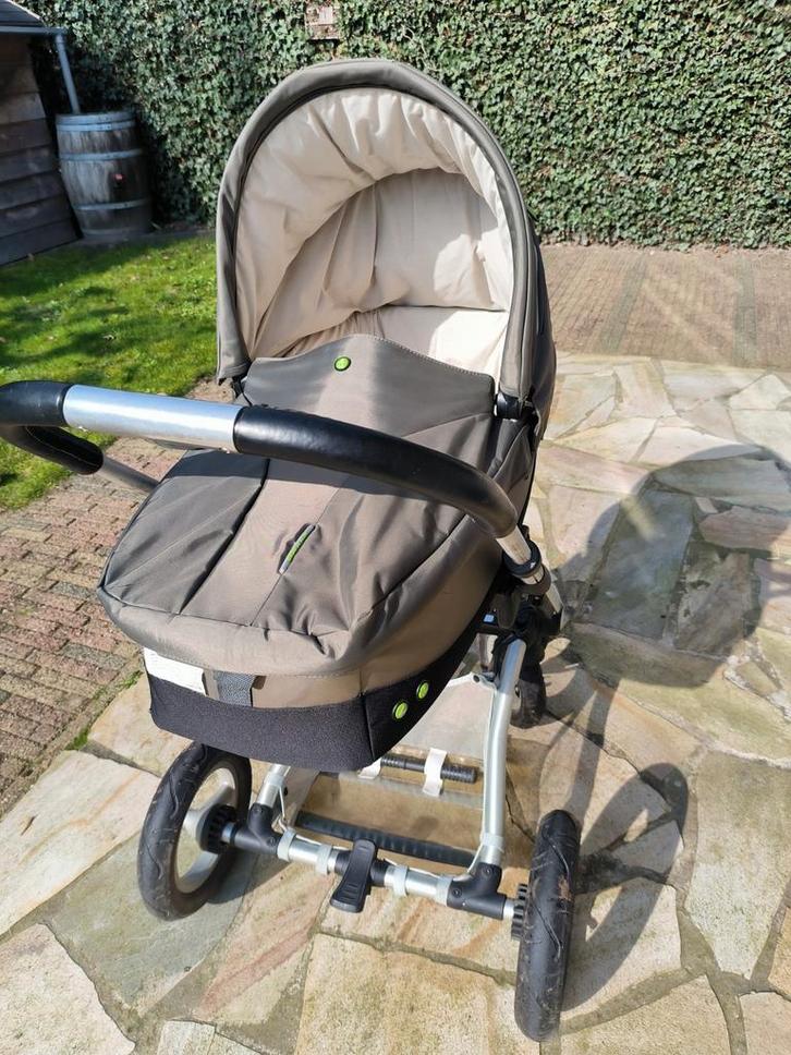 Mutsy Combiwagen 3-in-1 met Reiswieg en Zitgedeelte, Kinderen en Baby's, Kinderwagens en Combinaties, Ophalen