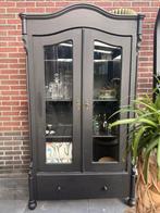 Klassieke zwarte servieskast met glazen deuren, Huis en Inrichting, Kasten | Vitrinekasten, Ophalen, Gebruikt, 50 tot 100 cm, Met lade(s)