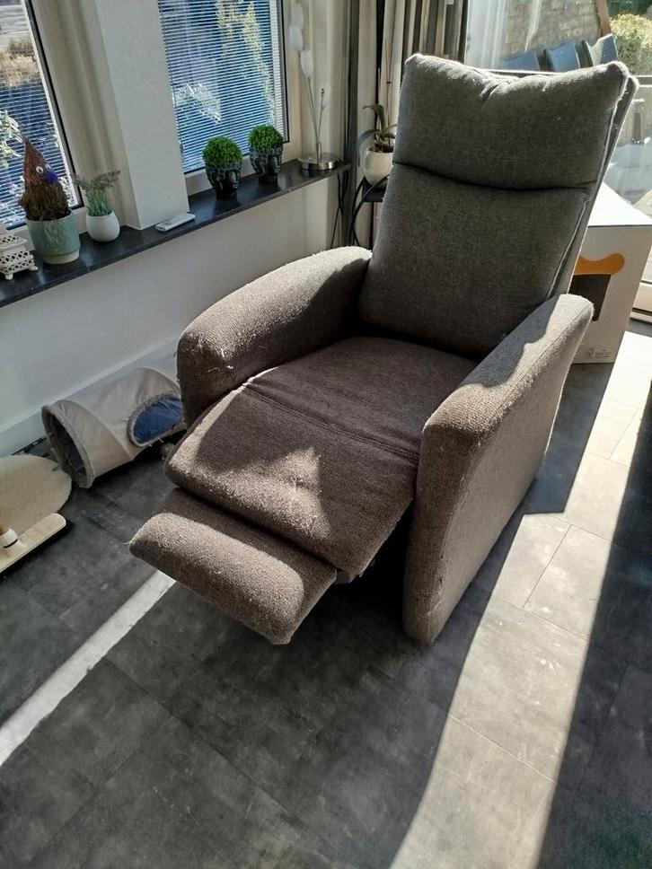 Gratis Comfortabele relaxstoel - Gebruikt, Huis en Inrichting, Fauteuils, Gebruikt, Stof, 75 tot 100 cm, 75 tot 100 cm, Ophalen