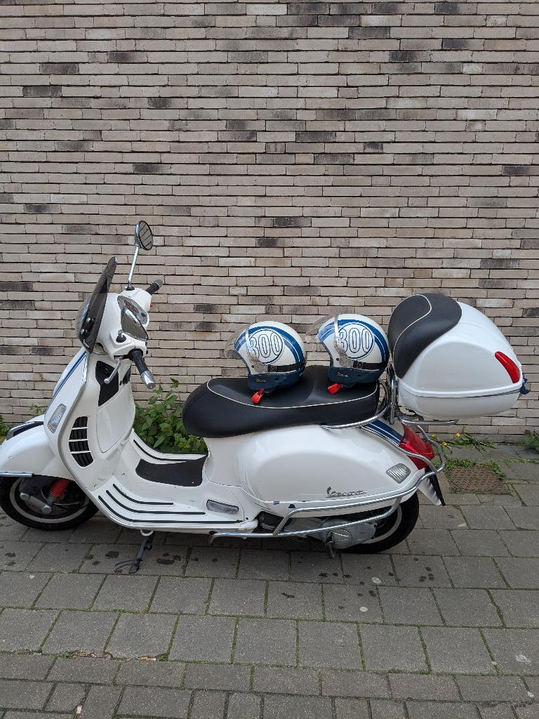 Vespa GTS 300 ie super, Fietsen en Brommers, Scooters | Vespa, Ophalen, Gebruikt, Overige modellen, 300 cc