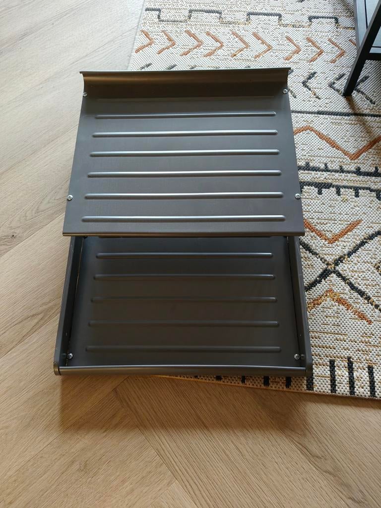 2 stuks IKEA schoenenrek uitschuifbaar - Donkergrijs metaal, Ophalen, Gebruikt