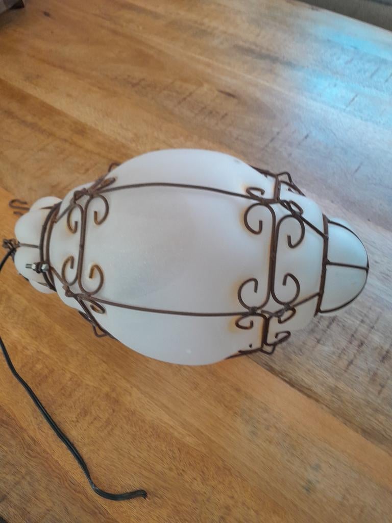 Mooie vintage hanglamp met sierlijk metaalwerk, Vintage, Klassiek, Landelijk, Gebruikt, 50 tot 75 cm, Ophalen of Verzenden