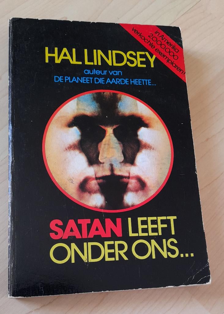 SATAN LEEFT ONDER ONS Hal Lindsey, Ophalen of Verzenden, Gelezen