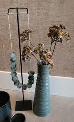 Luxe turqoise kralen op stalen statief, vaas met inhoud PTMD, Ophalen of Verzenden, Zo goed als nieuw
