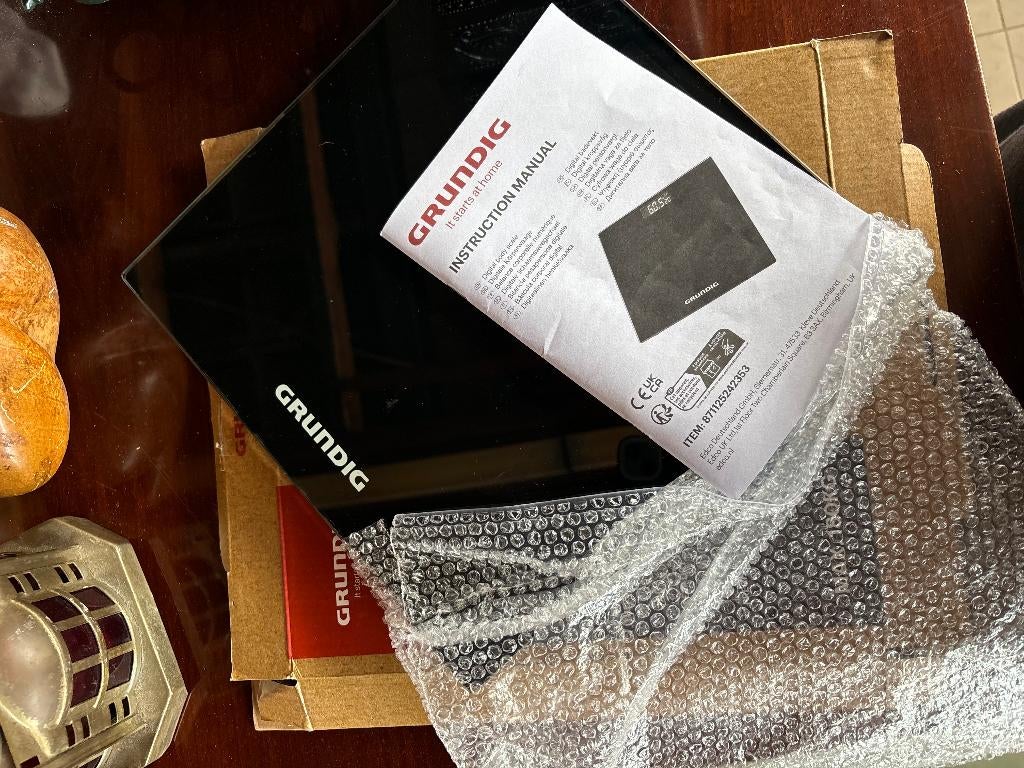 Grundig Digitale Personenweegschaal Zwart Glas, Ophalen, 1 tot 500 gram, Nieuw, 100 kg of meer