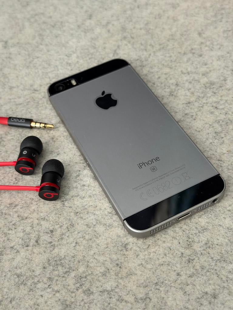 iPhone SE (2016) 32GB Uniek Set!, Ophalen of Verzenden, Zo goed als nieuw, Zonder simlock, Grijs