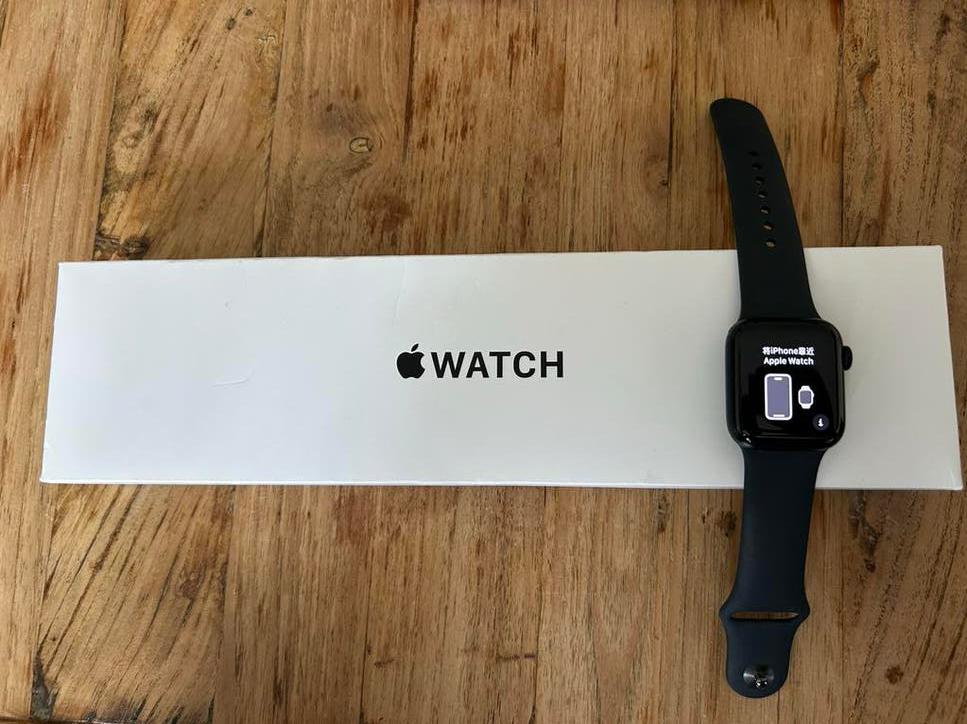 Apple Watch SE 2e Gen - 100% Batterijconditie, Afstand, Zwart, IOS, Ophalen of Verzenden