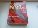 Vleugels boven Vietnam - Carl Krueger, Ophalen of Verzenden, 1945 tot heden, Gelezen, Algemeen