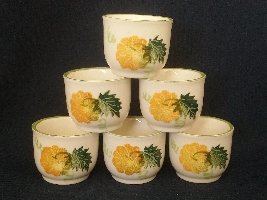 Poole Pottery Pea Flower - eierdoppen, Keramiek, Overige typen, Ophalen of Verzenden, Zo goed als nieuw