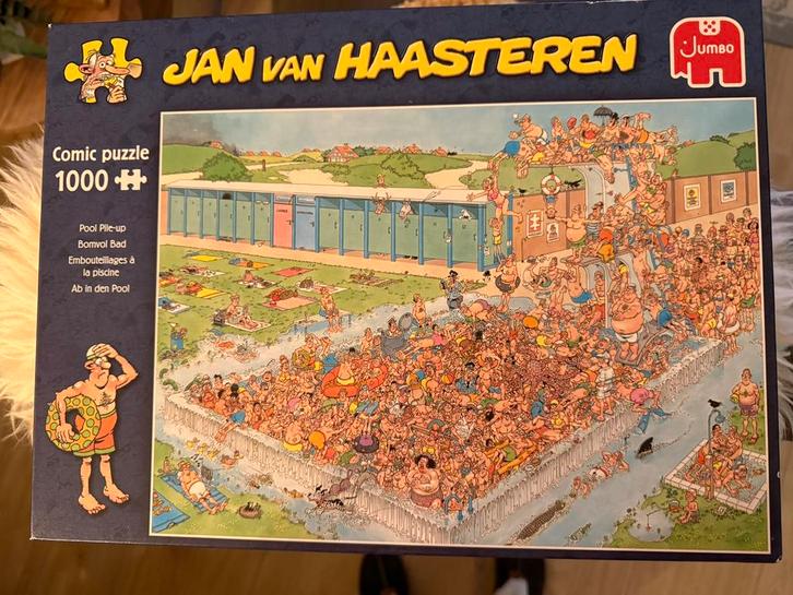 Jan van Haasteren puzzel “BOMVOL BAD” 1000 stukjes, Hobby en Vrije tijd, Denksport en Puzzels, Zo goed als nieuw, Legpuzzel, 500 t/m 1500 stukjes