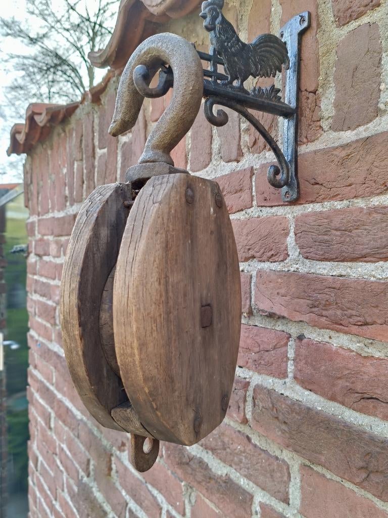Antieke houten katrol met ijzeren haak - Decoratief, Ophalen of Verzenden