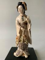 Originele antieke Japanse gesigneerde Okimono, Verzenden