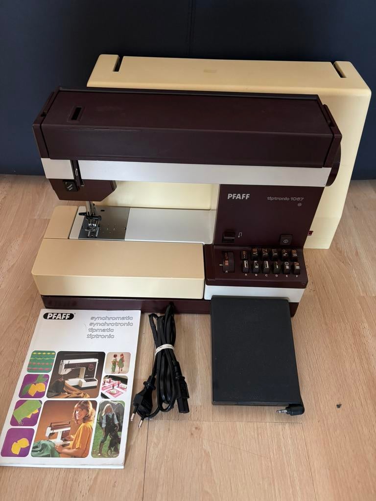 Vrije arm Pfaff 1067 in complete zeer goede staat, Hobby en Vrije tijd, Naaimachines en Toebehoren, Ophalen of Verzenden, Zo goed als nieuw