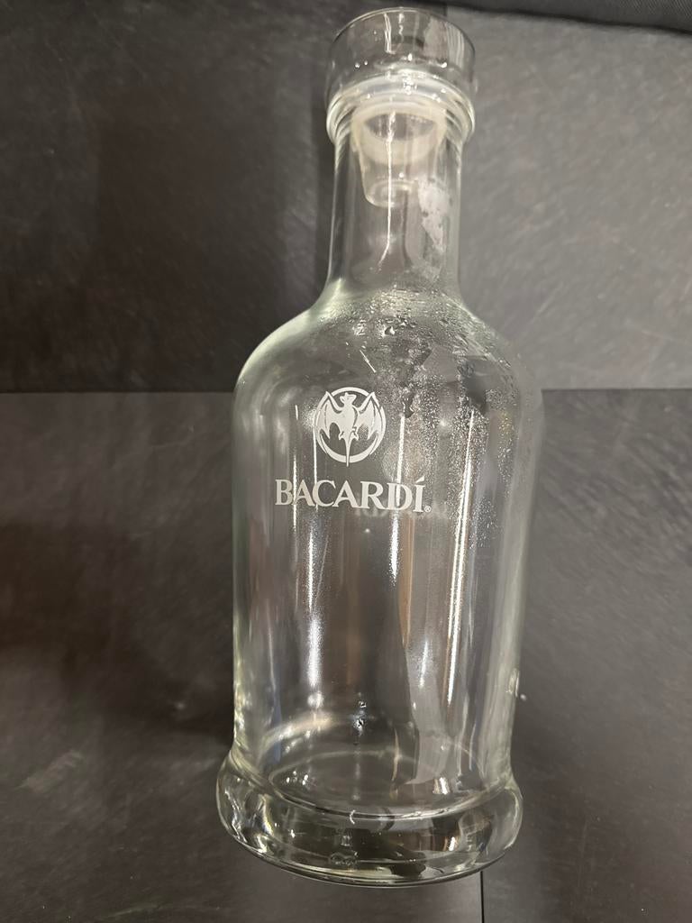 Bacardi glazen fles met dop, Gebruikt, Overige kleuren, Ophalen of Verzenden, Glas