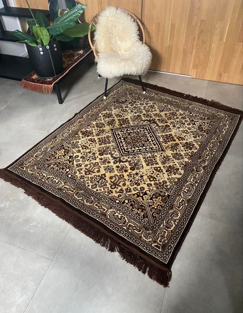 Perzisch tapijt 160 bij 135, Gebruikt, 100 tot 150 cm, Bruin, Ophalen of Verzenden