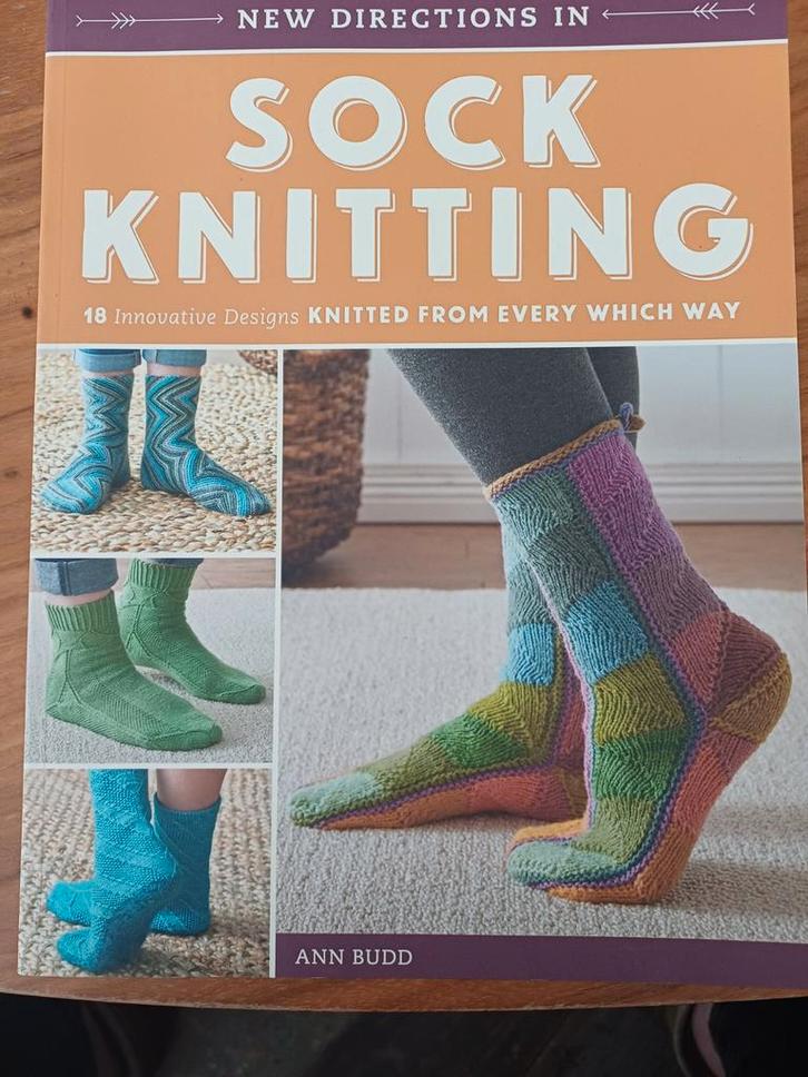 New Directions in Sock Knitting - Ann Budd, Hobby en Vrije tijd, Breien en Haken, Zo goed als nieuw, Breien, Patroon of Boek, Ophalen of Verzenden