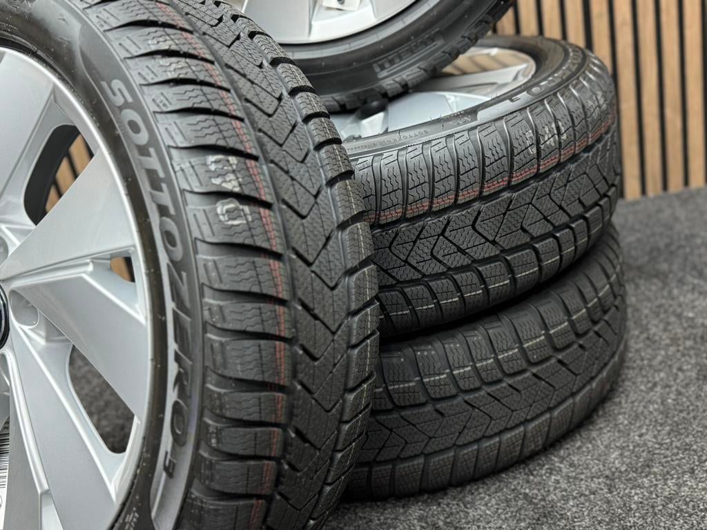 NIEUW! Originele 17 inch Golf 8 Belmont 5x112 ET46 Pirelli, Ophalen, ., Banden en Velgen, Nieuw