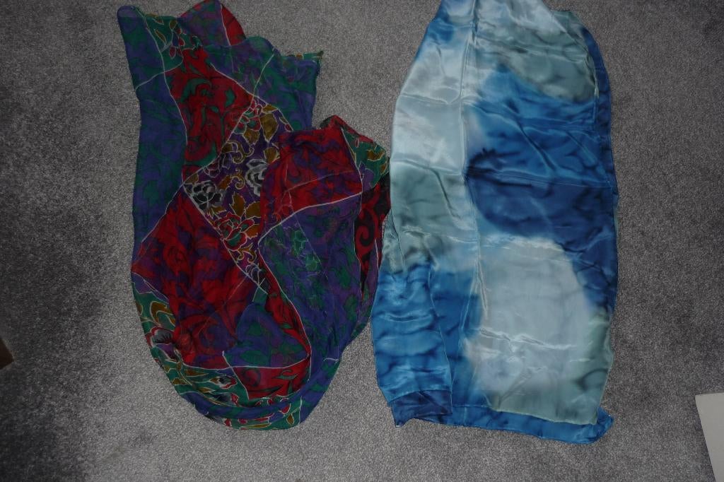 10  verschillende  nieuwe en zgan  sjaaltjes en sjaals, Ophalen of Verzenden, Zo goed als nieuw, Maat 46/48 (XL) of groter, Sjaal
