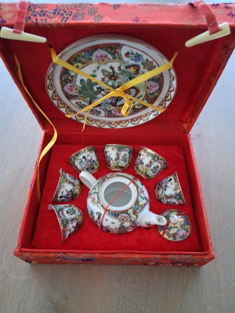 Vintage Chinees theeservies in zijden geschenkdoos, Ophalen