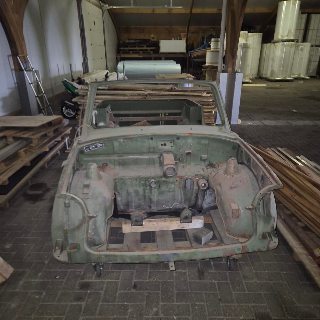 Trabant Kübel restauratie project, Ophalen, Nieuw