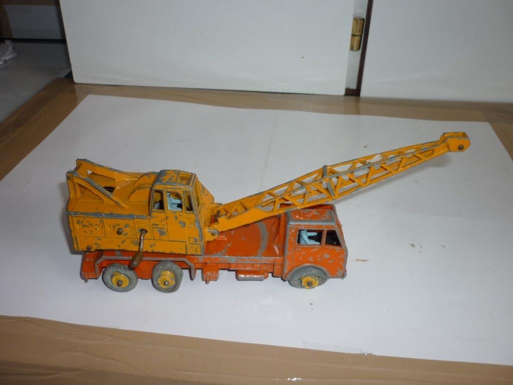 Dinky Toys Lorry mounted crane nr 972 restauratie object, Hobby en Vrije tijd, Modelauto's | 1:43, Ophalen of Verzenden, Gebruikt