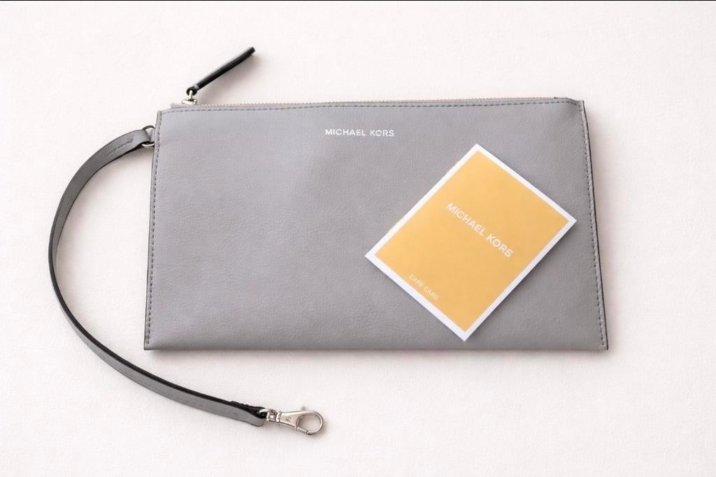 Michael Kors clutch, Ophalen of Verzenden, Nieuw, Grijs, Avondtasje