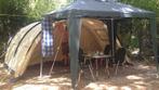 Complete kampeeruitrusting: boogtent, ligbedjes, kookstel…., Ophalen, Gebruikt