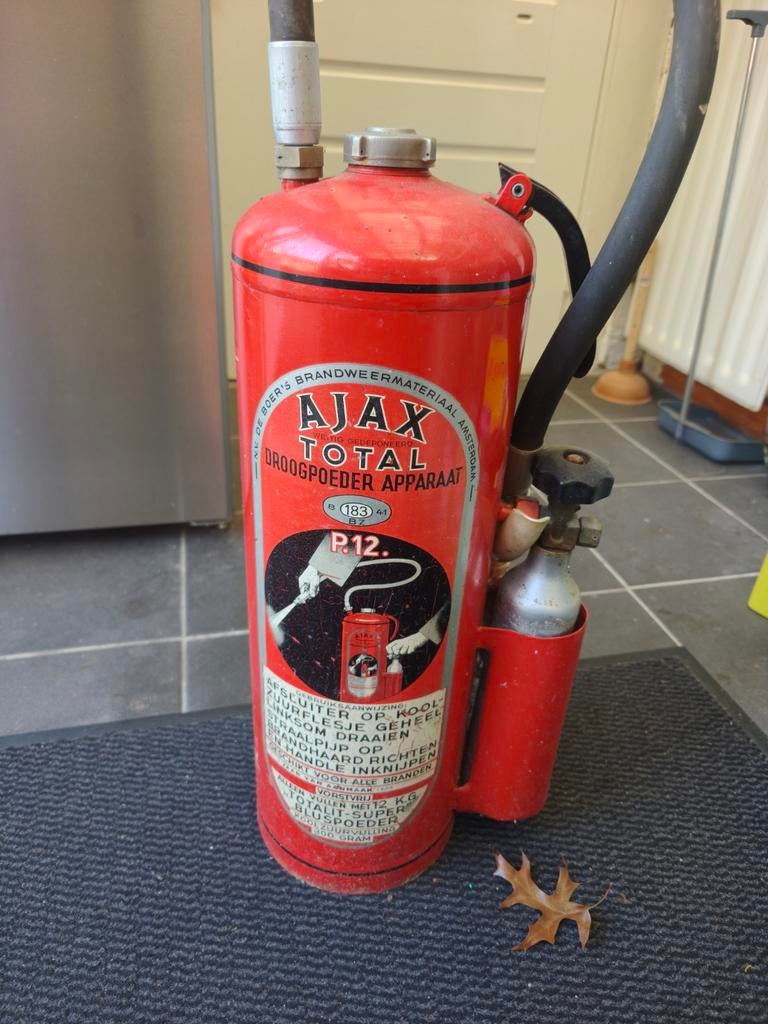 Authentieke Ajax droogpoeder brandblusser, Ophalen
