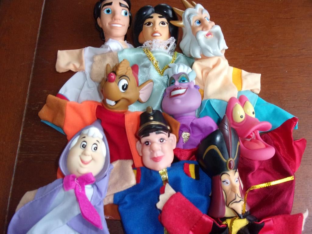 9 POPPENKASTPOPPEN (C), Ophalen of Verzenden, Zo goed als nieuw, Overige typen