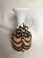 Opaline glazen vaas kan met handvat bruin beige Florence, Antiek en Kunst, Antiek | Glas en Kristal, Ophalen
