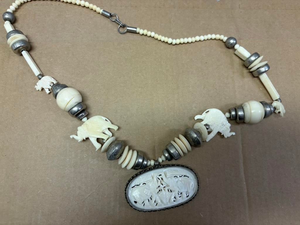 Vintage runderbot dubbel gesneden olifanten met hanger, Sieraden, Tassen en Uiterlijk, Ophalen of Verzenden, Zo goed als nieuw
