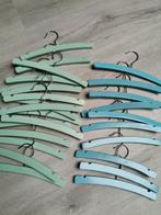 Houten kledinghangers baby mintgroen en blauw, Ophalen of Verzenden, Gebruikt, Jongetje of Meisje