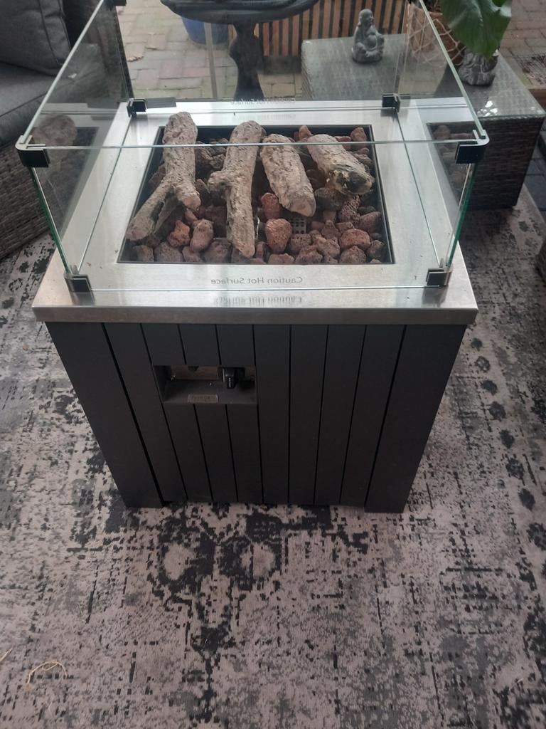 Te.koop bijna nieuwe vuurtafel, Ophalen