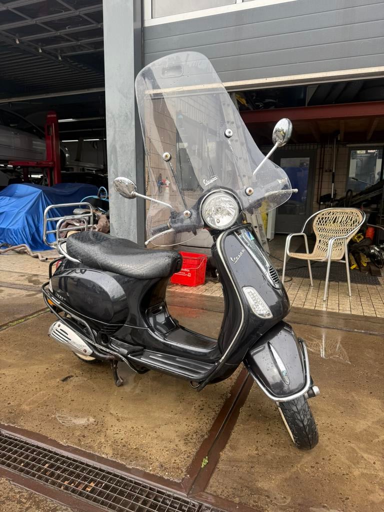 Unieke Zwarte Vespa LX504t, Fietsen en Brommers, Scooters | Vespa, Ophalen, Gebruikt, Benzine, Vespa LX