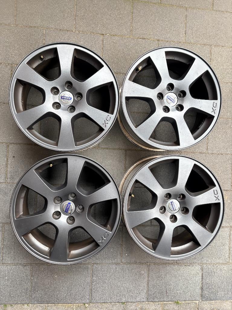 Volvo XC60 velgen 17 inch. donker grijs., Auto-onderdelen, Banden en Velgen, Ophalen, Gebruikt, Banden en Velgen, 17 inch