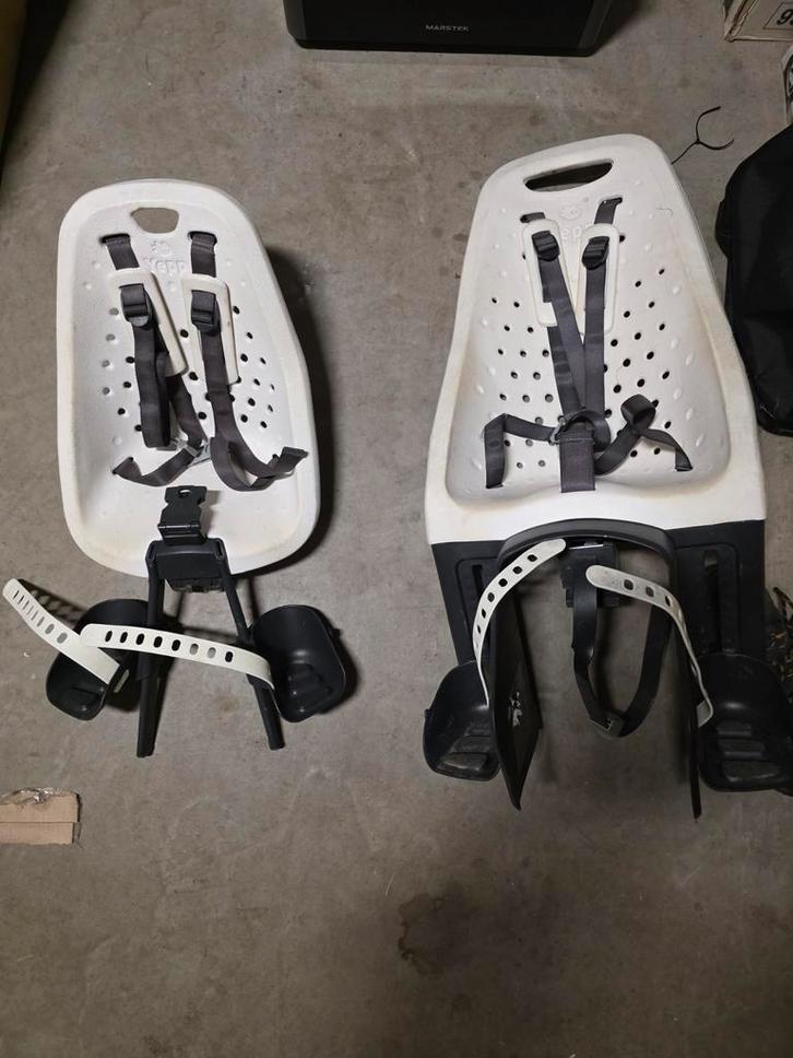 Yepp kinderzitjes: voor- en achterzitje met windscherm, Fietsen en Brommers, Fietsaccessoires | Fietsstoeltjes, Gebruikt, Achterzitje