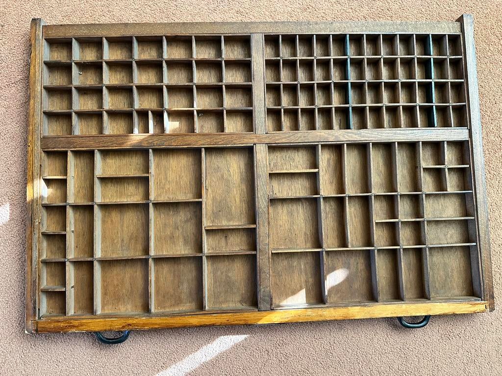 Zetbak uit een drukkerij mét nog aantal letters ea, Ophalen of Verzenden