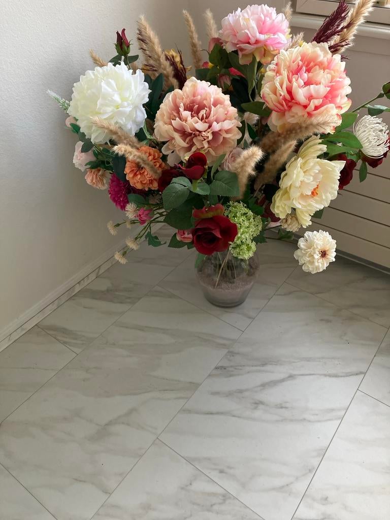 Grote glazen vaas met prachtige zijden bloemen, Huis en Inrichting, Woonaccessoires | Vazen, Ophalen, Overige kleuren, 75 cm of meer