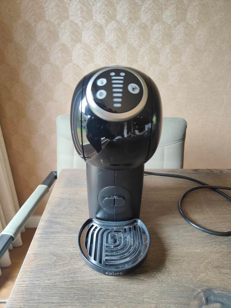 Krups Nescafé Dolce Gusto Genio S Plus + cuphouder, Ophalen, Gebruikt, Koffiemachine