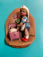 Vintage wanddecoratie zuster met baby in de wieg jaren, Ophalen of Verzenden, Zo goed als nieuw