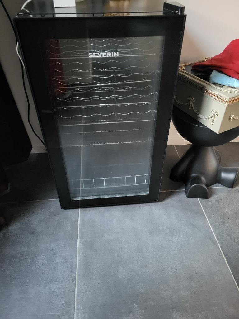 Wijnklimaatkast severin eventueel met 50 glazen, Witgoed en Apparatuur, Koelkasten en IJskasten, Ophalen, Minder dan 85 cm, Minder dan 75 liter
