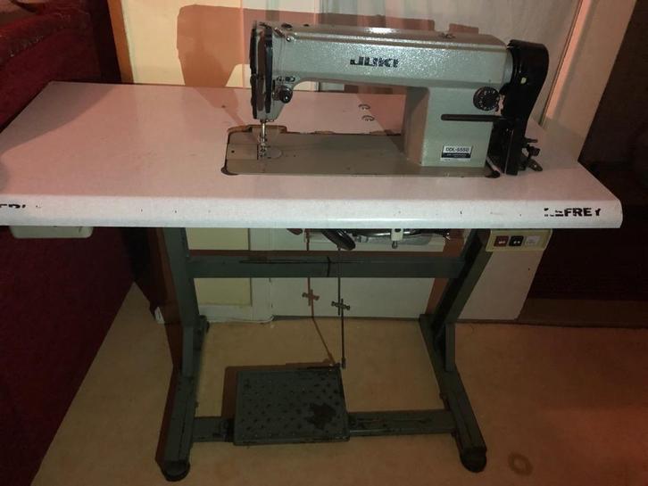 Juki DDL-5550 naaimachine, Hobby en Vrije tijd, Naaimachines en Toebehoren, Gebruikt, Naaimachine, Overige merken, Industrieel