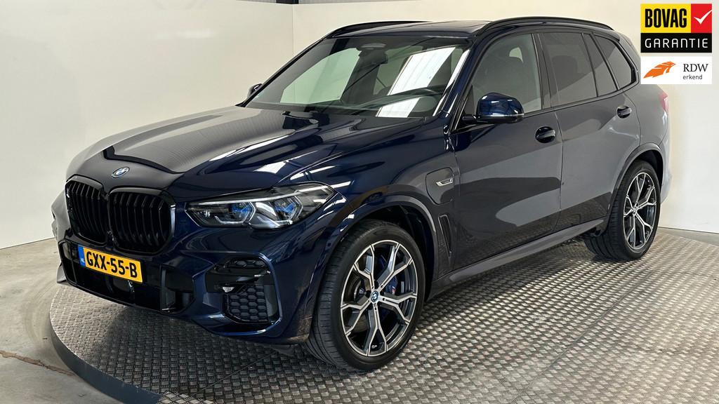 BMW X5 XDrive45e High Executive automaat M pakket stoelverwa, Auto's, BMW, Gebruikt, Blauw, Vierwielaandrijving, Hybride Elektrisch/Benzine